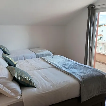 Zeljak * Vodice
